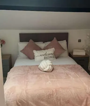 Escape Beautiful 2 Bedroomed Apartment