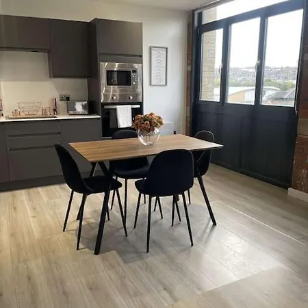 Apartment Escape Beautiful 2 Bedroomed Bradford (West Yorkshire)