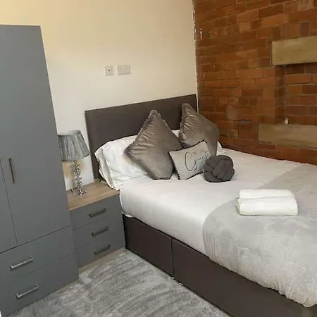 Escape Beautiful 2 Bedroomed Bradford (West Yorkshire)